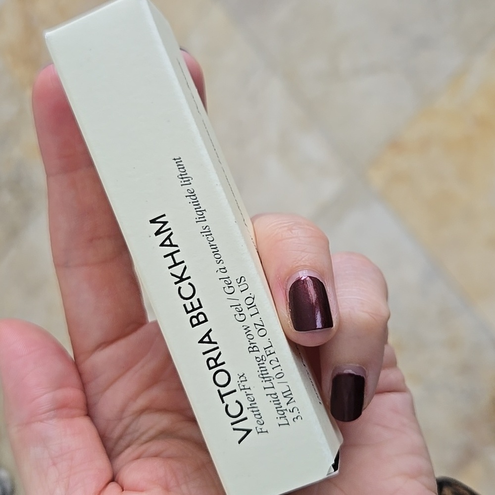Victoria Beckham Feather Fix brow gel BNIB black brown